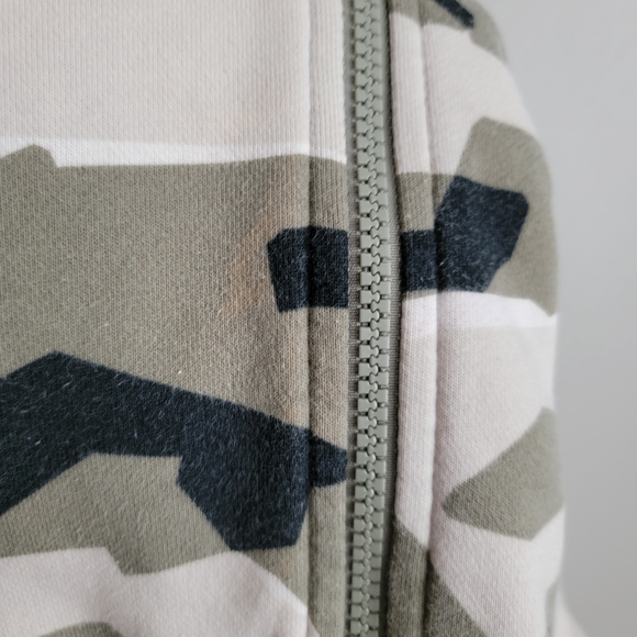 Nike Club Camo Full Zip Hoodie Men's Full Olive Camo Sportswear - Picture 7 of 8